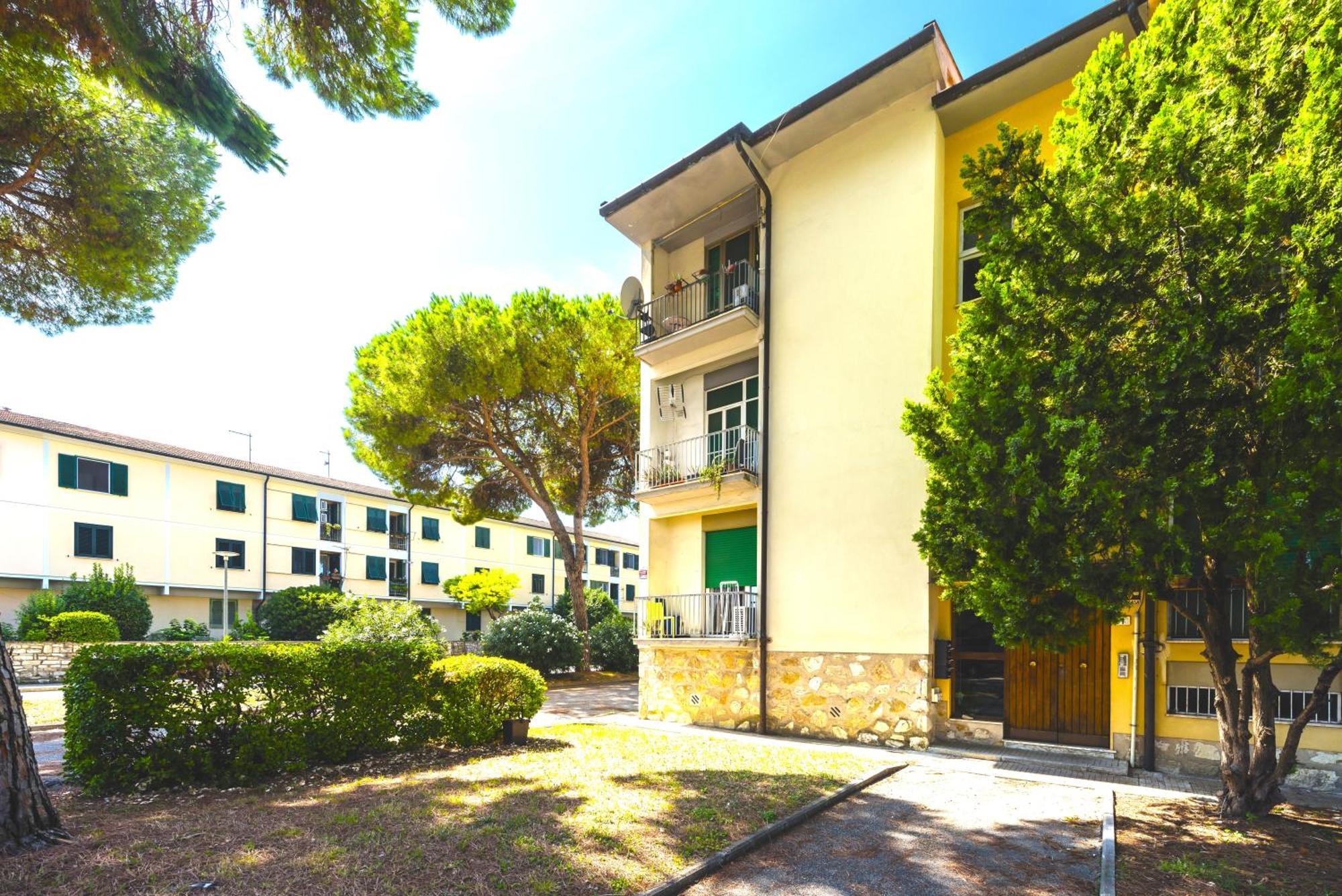 Hostly-Ai Due Passi Apartment Pisa Exteriör bild